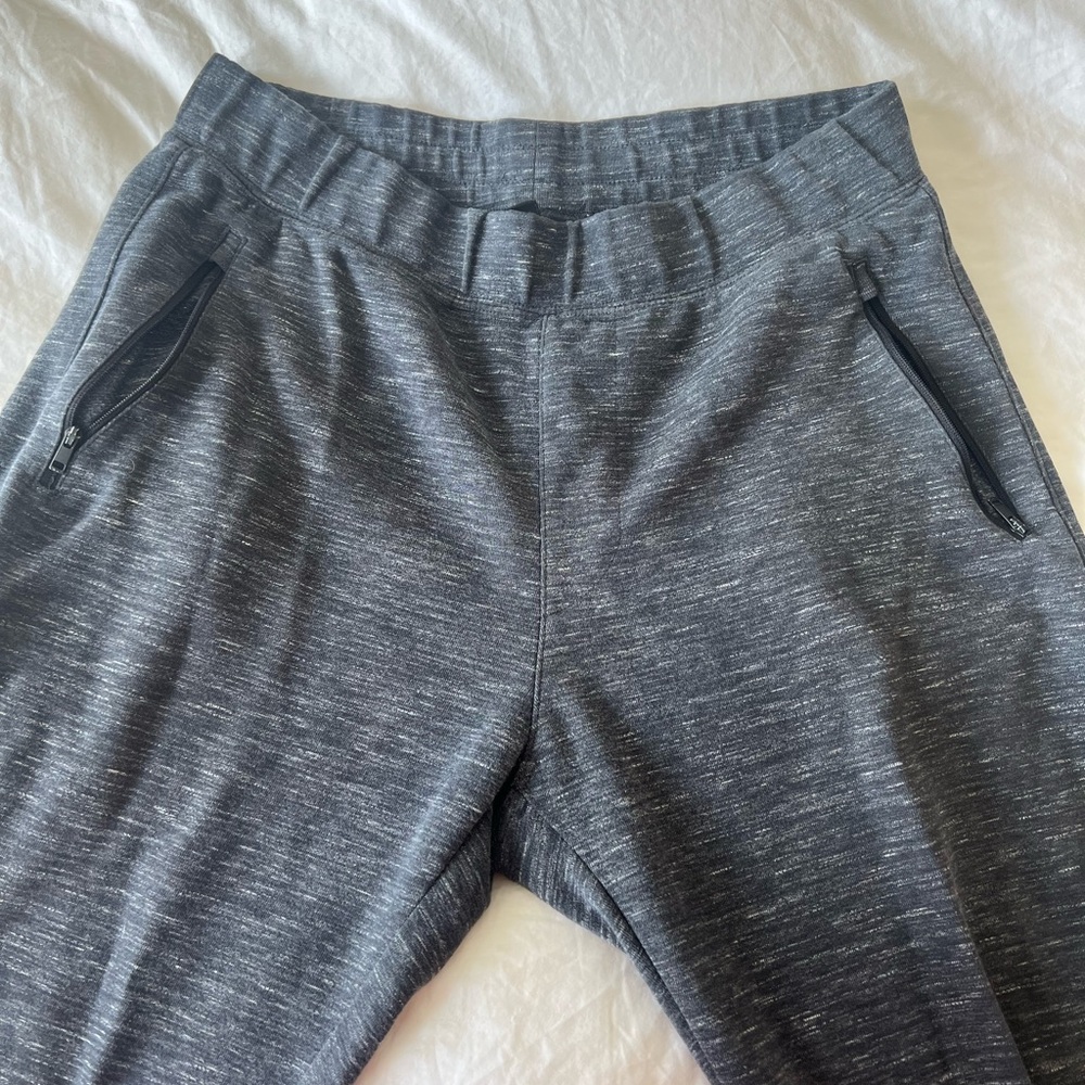 Uniqlo Men’s Heathered Gray Sweatpants Size L
